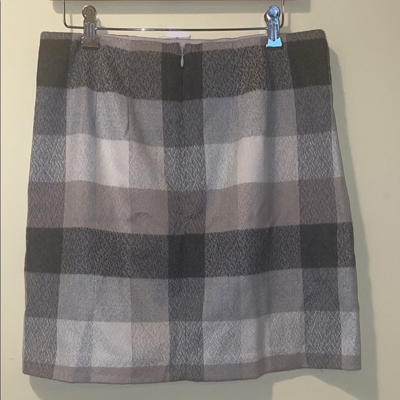 Women’s New LOFT Checkered Plaid Mini Skirt in Gray and Cream - Picture 3 of 6